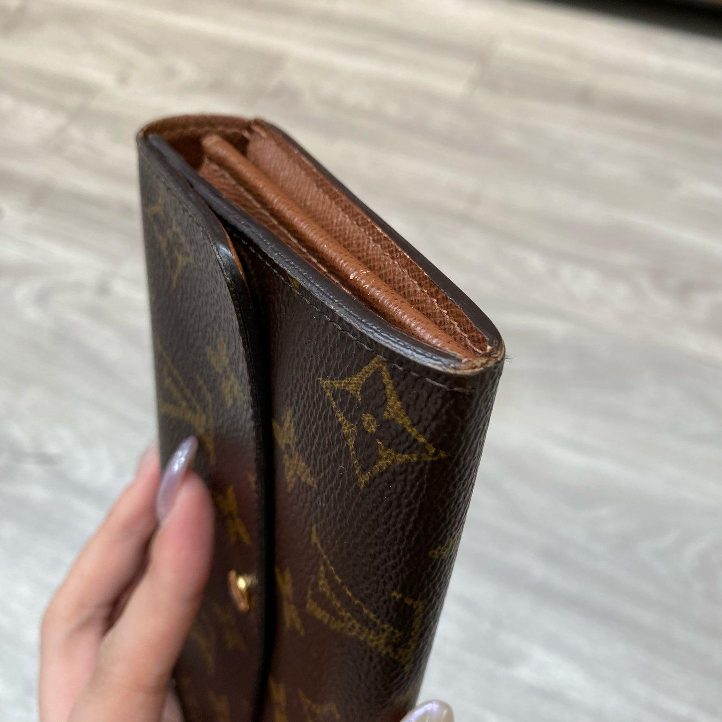 LV 老花長銀包
