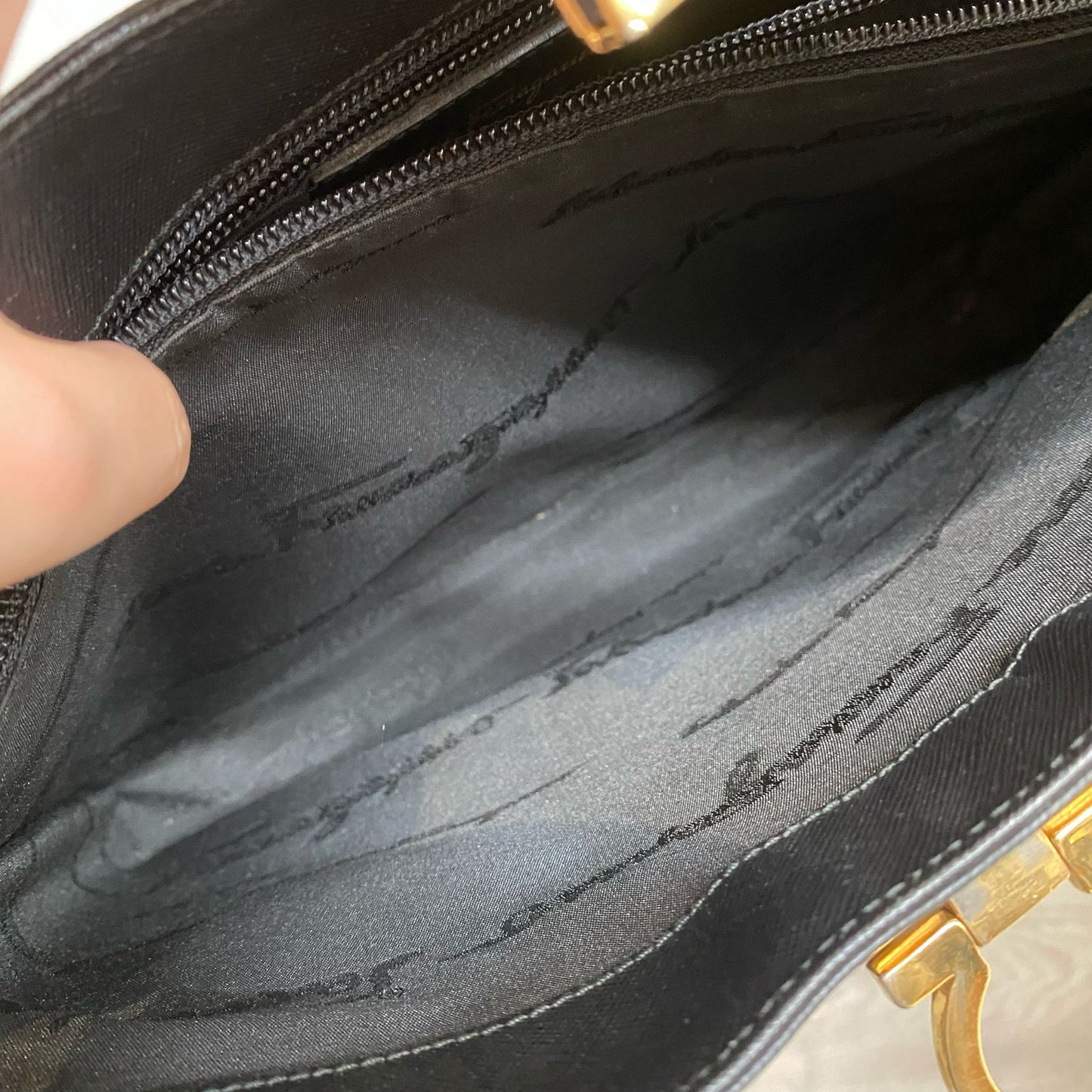 Ferragamo 單肩包