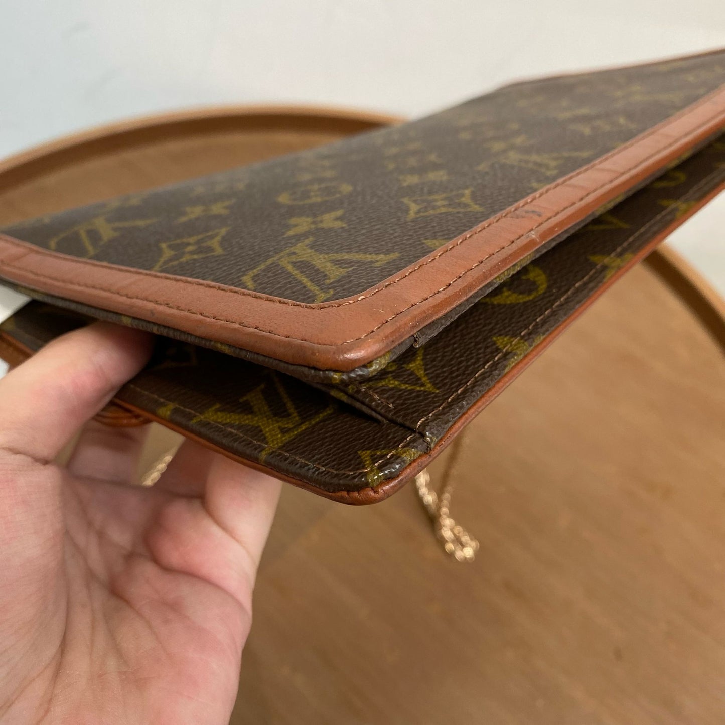LV POUCH