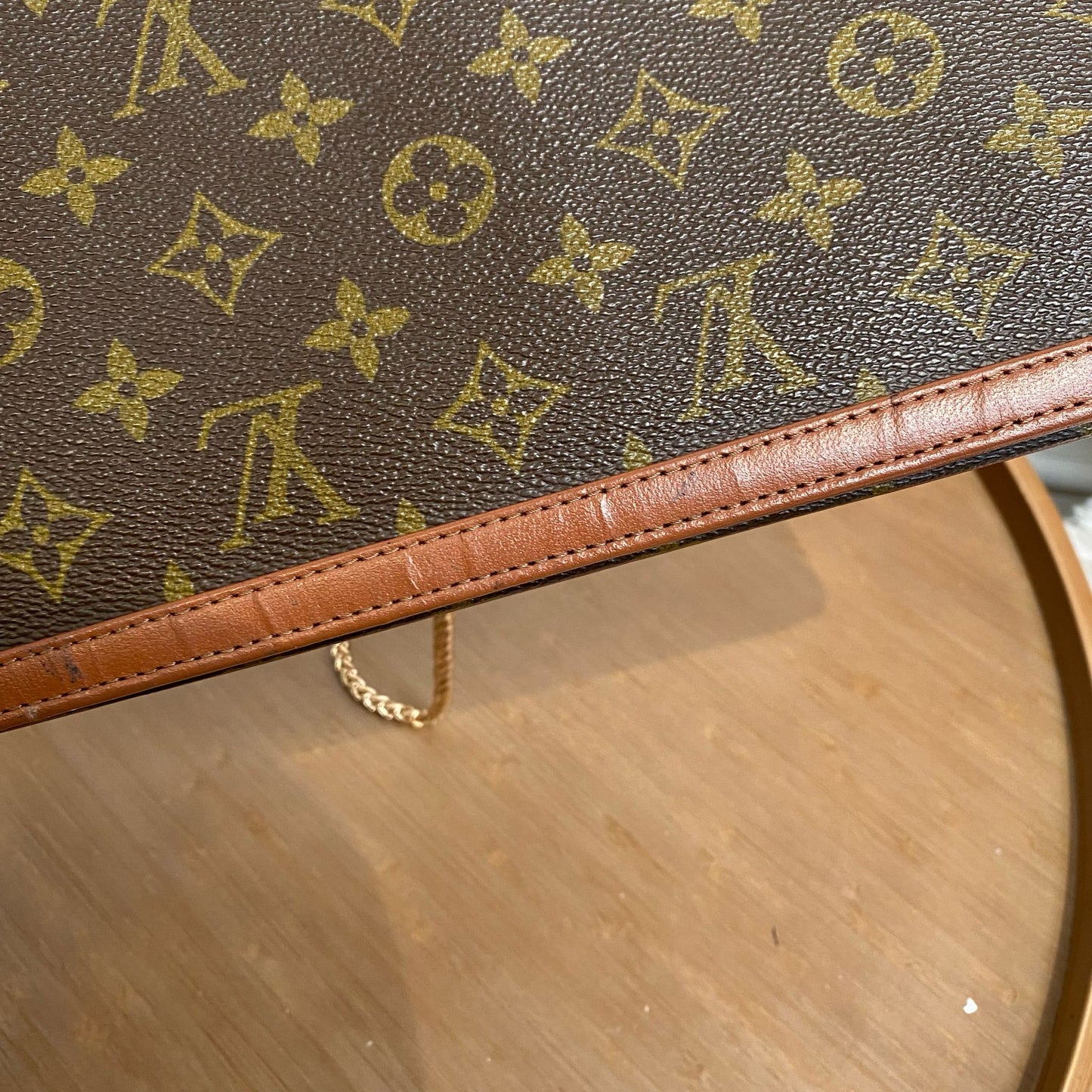 LV POUCH