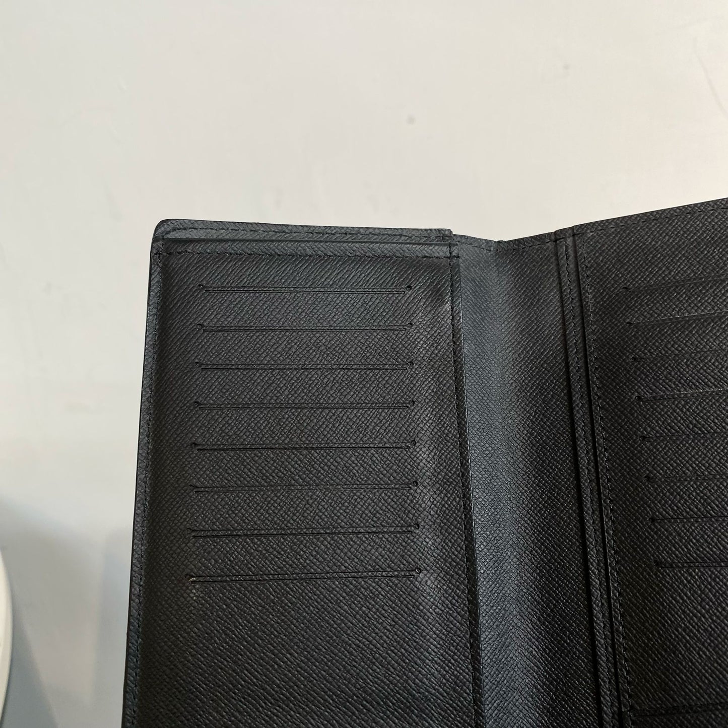 LV EPI黑色長銀包
