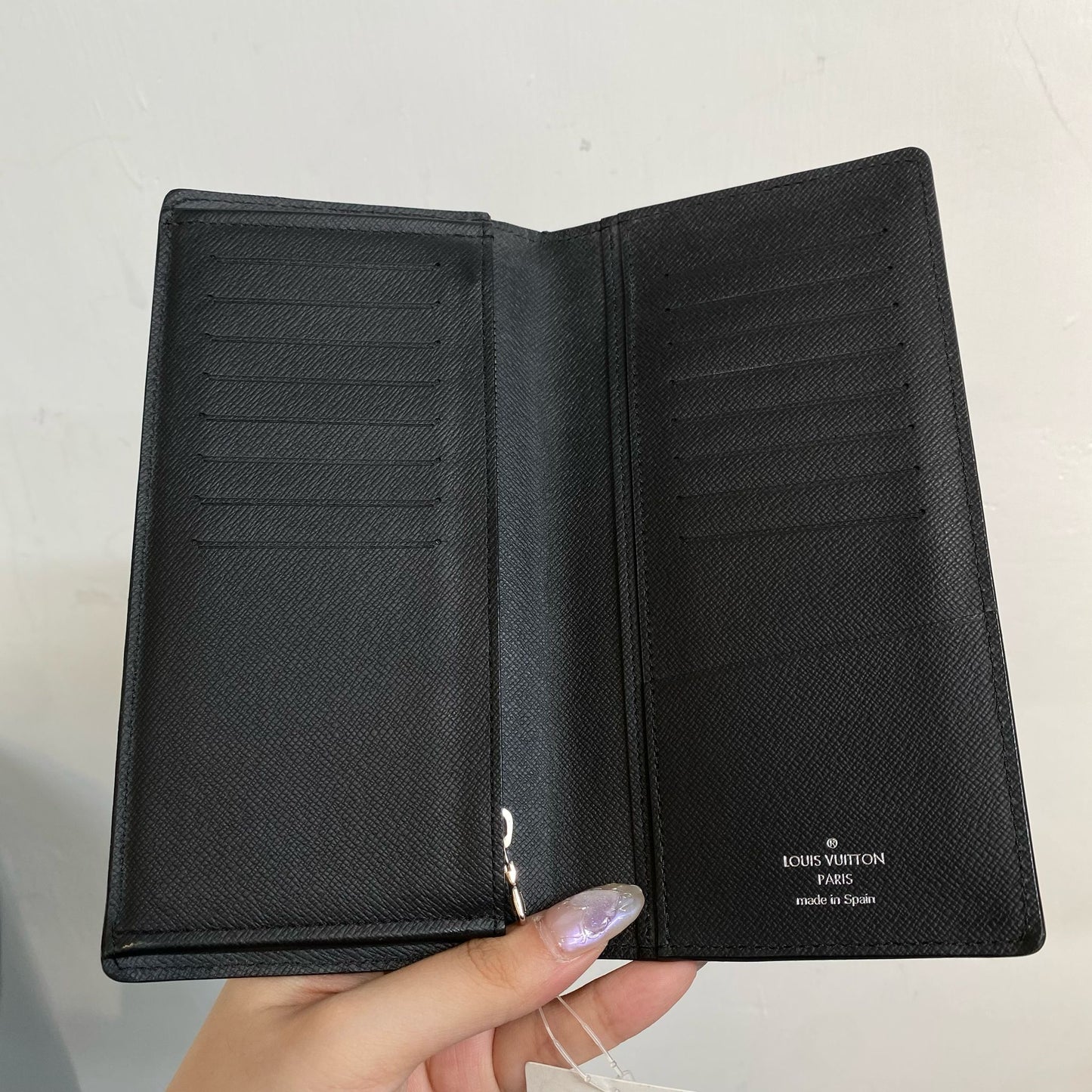 LV EPI黑色長銀包