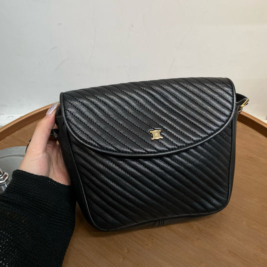 CELINE 黑色真皮斜孭袋