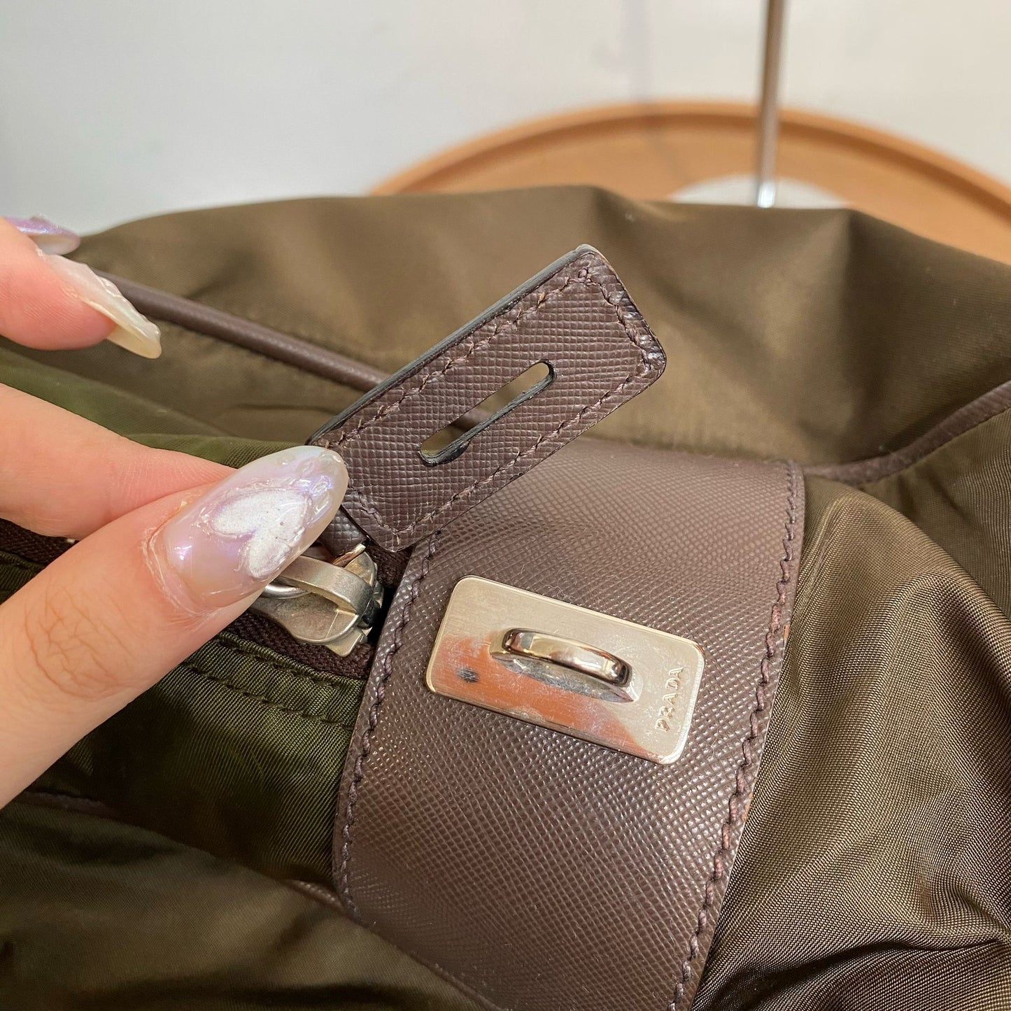Prada 軍綠 Tote