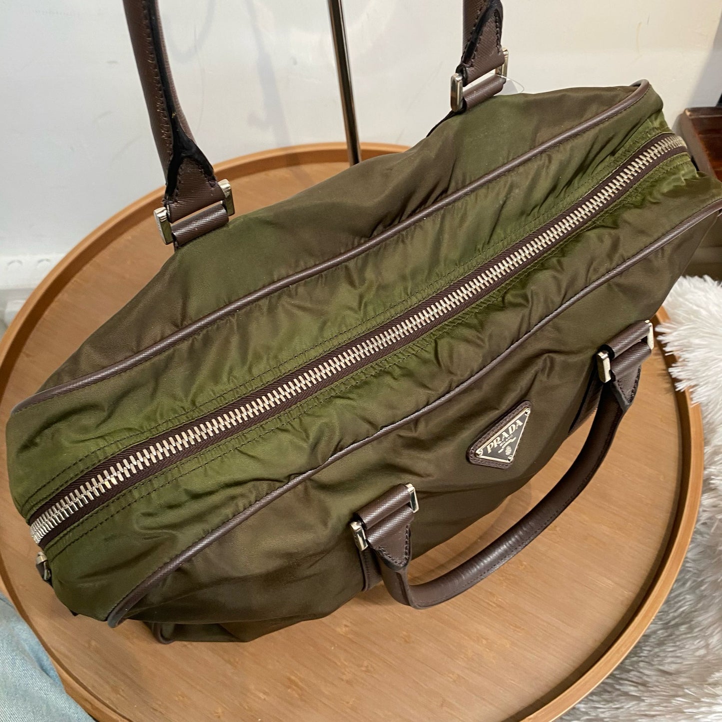 Prada 軍綠 Tote