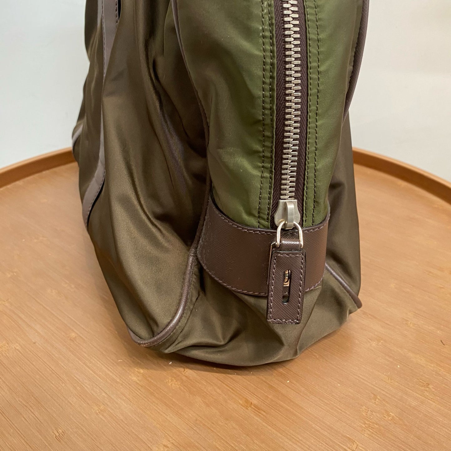Prada 軍綠 Tote