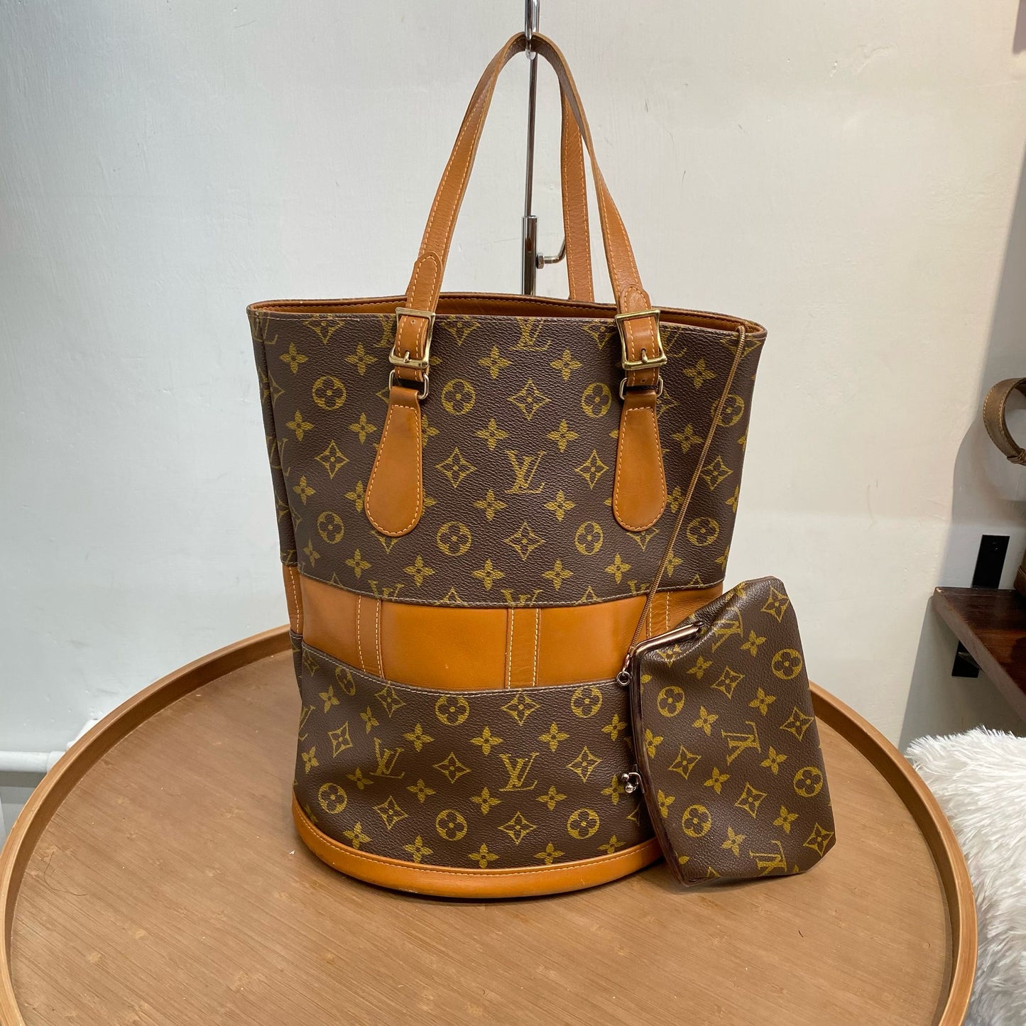 LV 水桶袋 連Pouch