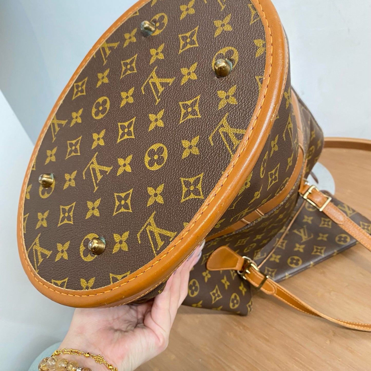 LV 水桶袋 連Pouch