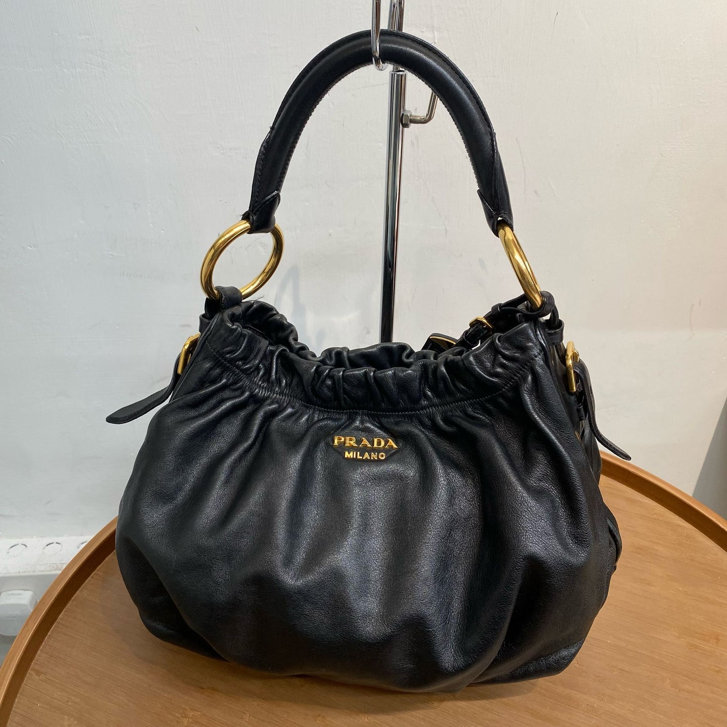 PRADA 黑金單肩包