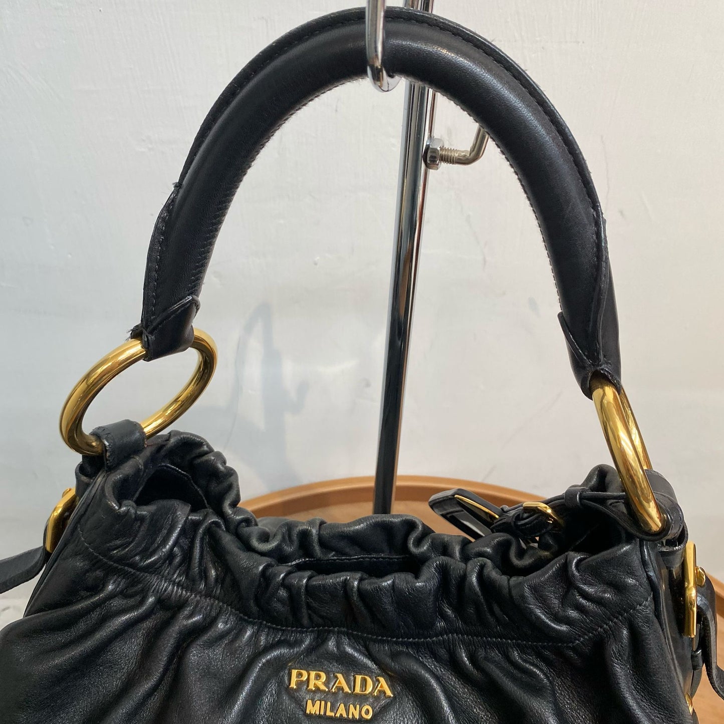 PRADA 黑金單肩包