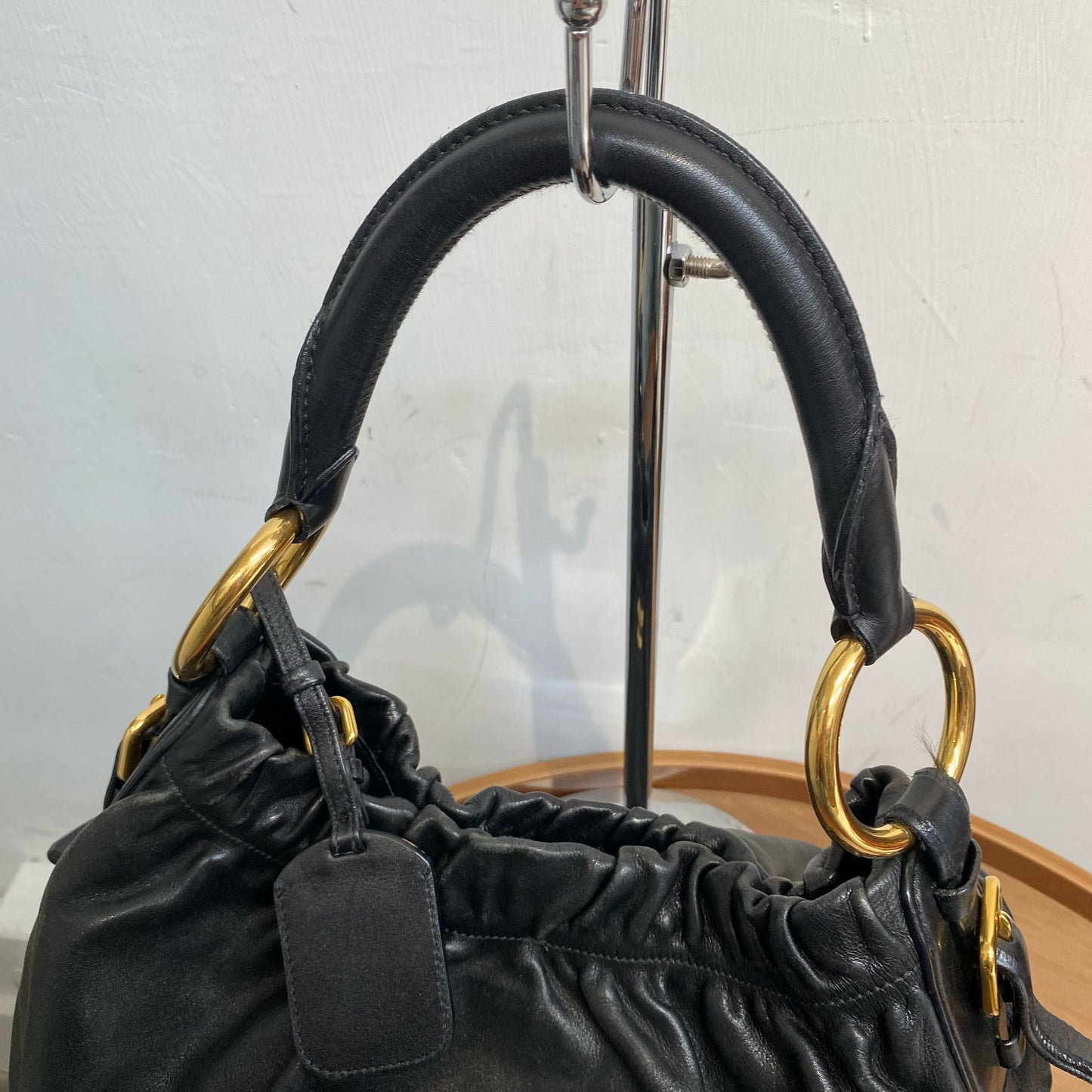 PRADA 黑金單肩包