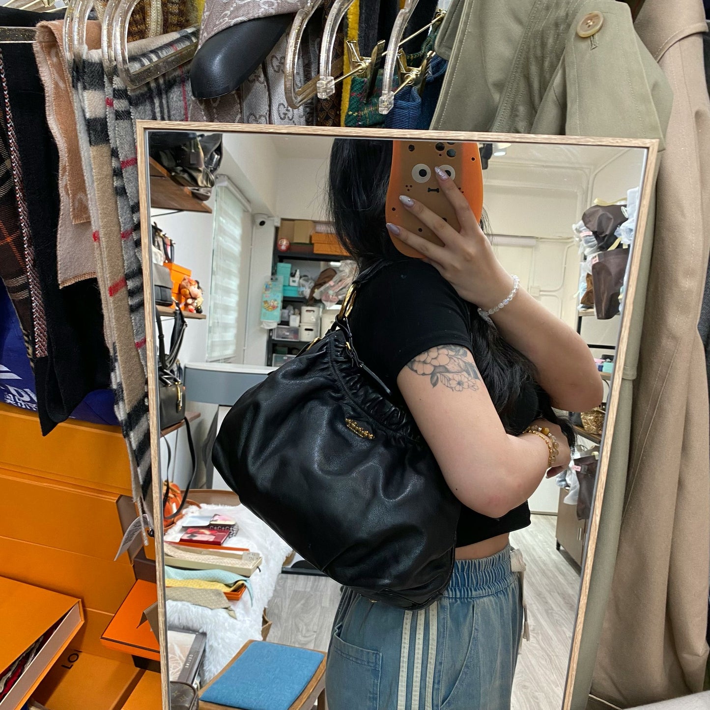 PRADA 黑金單肩包