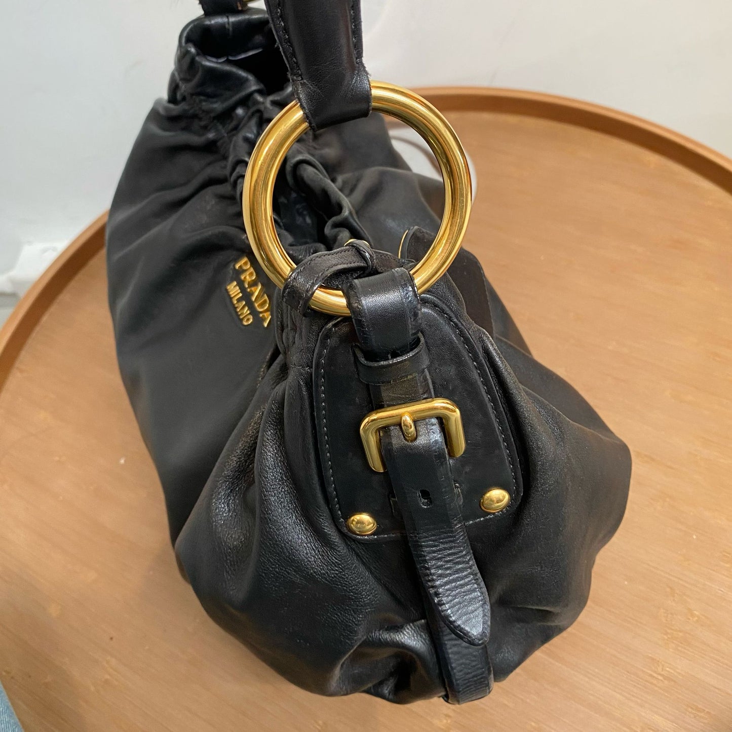 PRADA 黑金單肩包