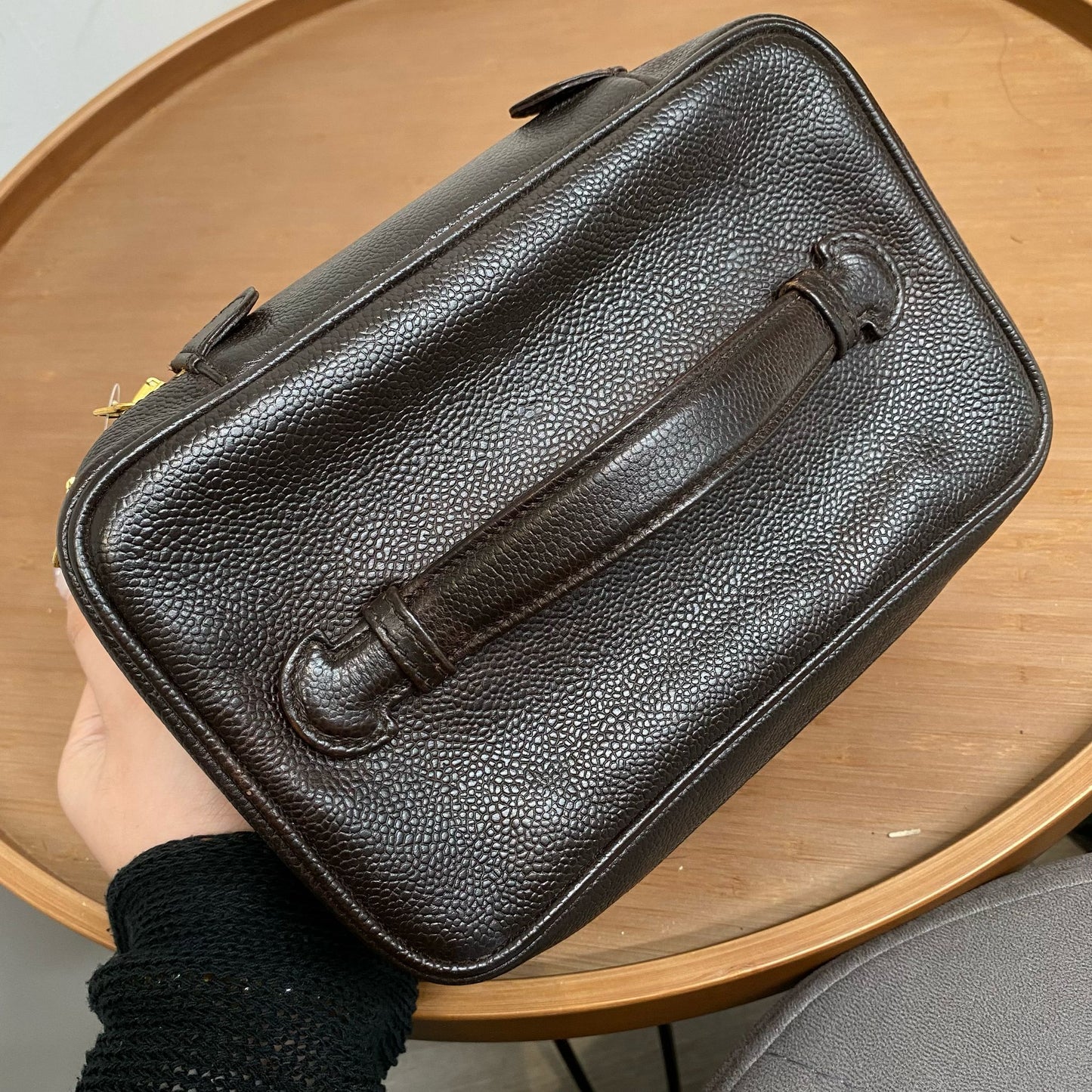Chanel魚子醬牛皮深啡化妝袋 有貼