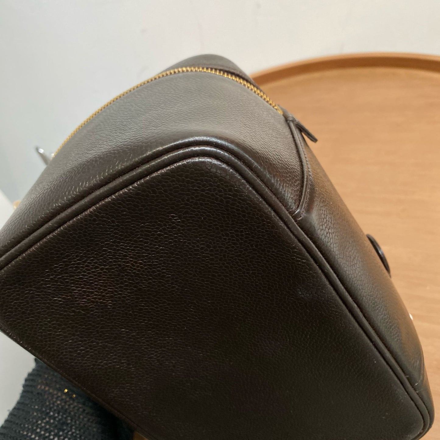 Chanel魚子醬牛皮深啡化妝袋 有貼