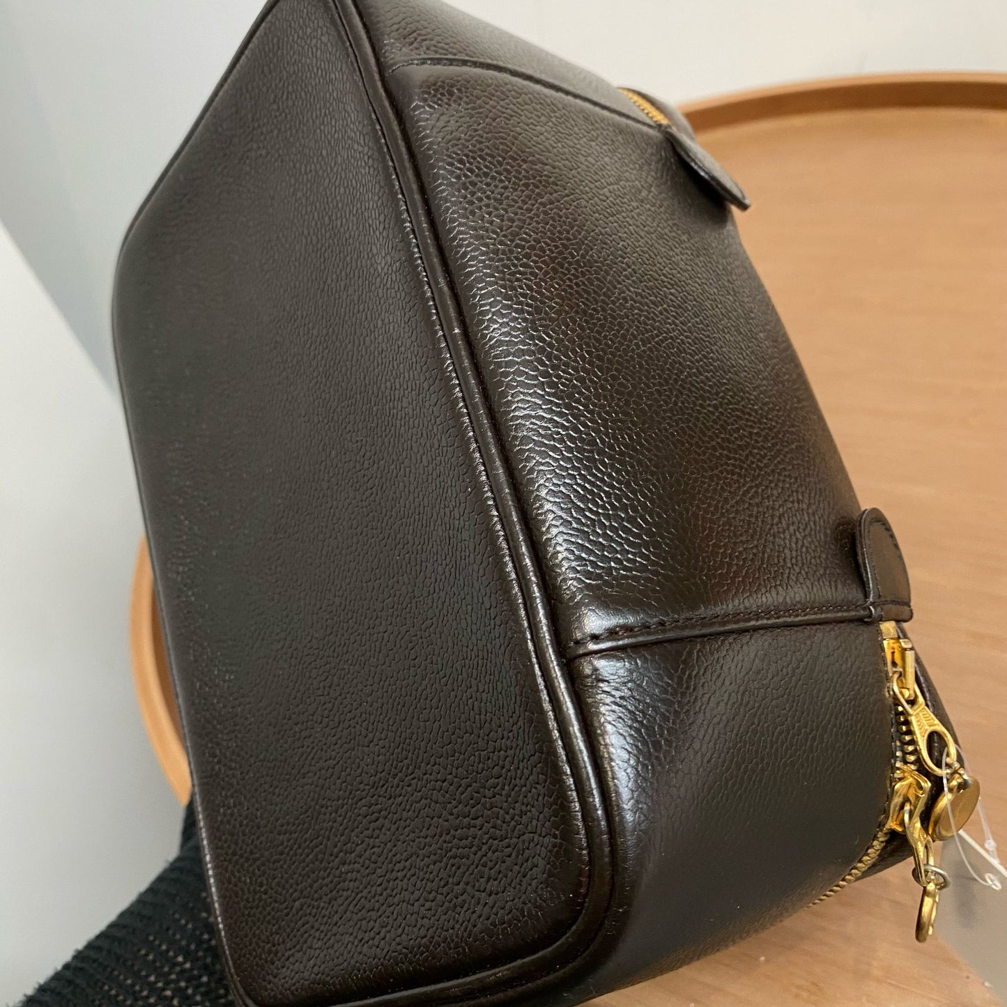 Chanel魚子醬牛皮深啡化妝袋 有貼
