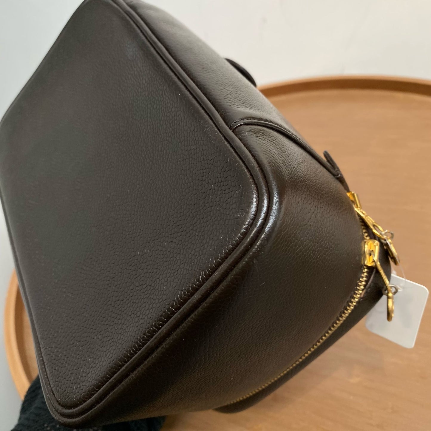 Chanel魚子醬牛皮深啡化妝袋 有貼