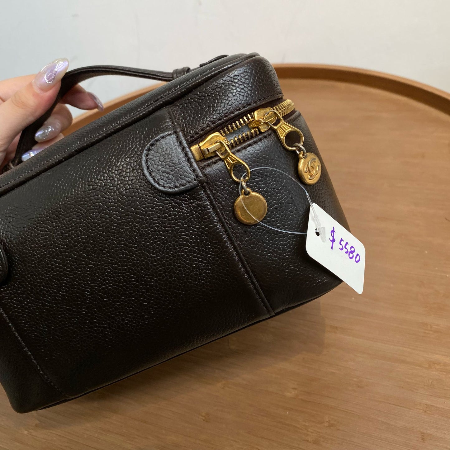 Chanel魚子醬牛皮深啡化妝袋 有貼