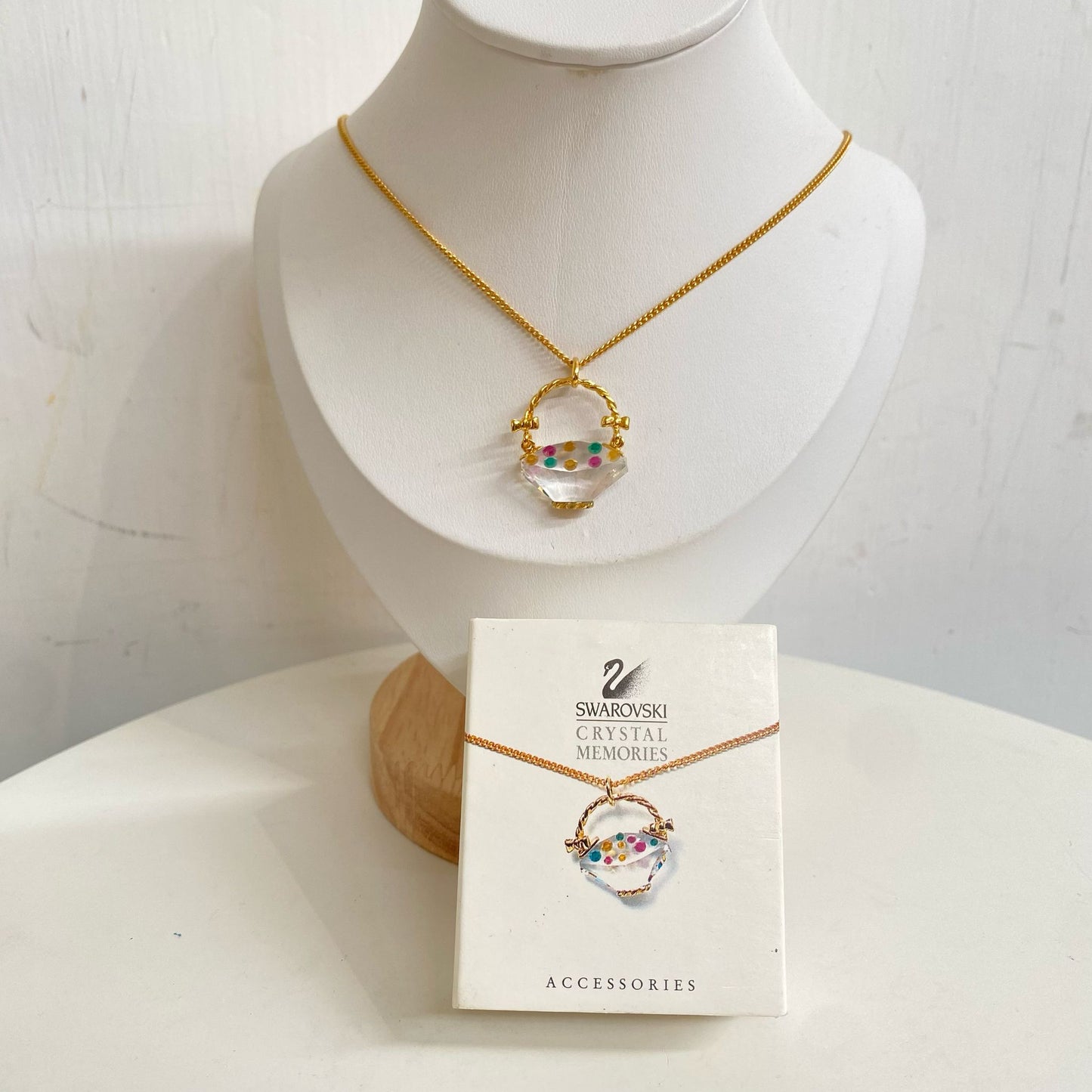 SWAROVSKI小籃子頸鏈 有盒