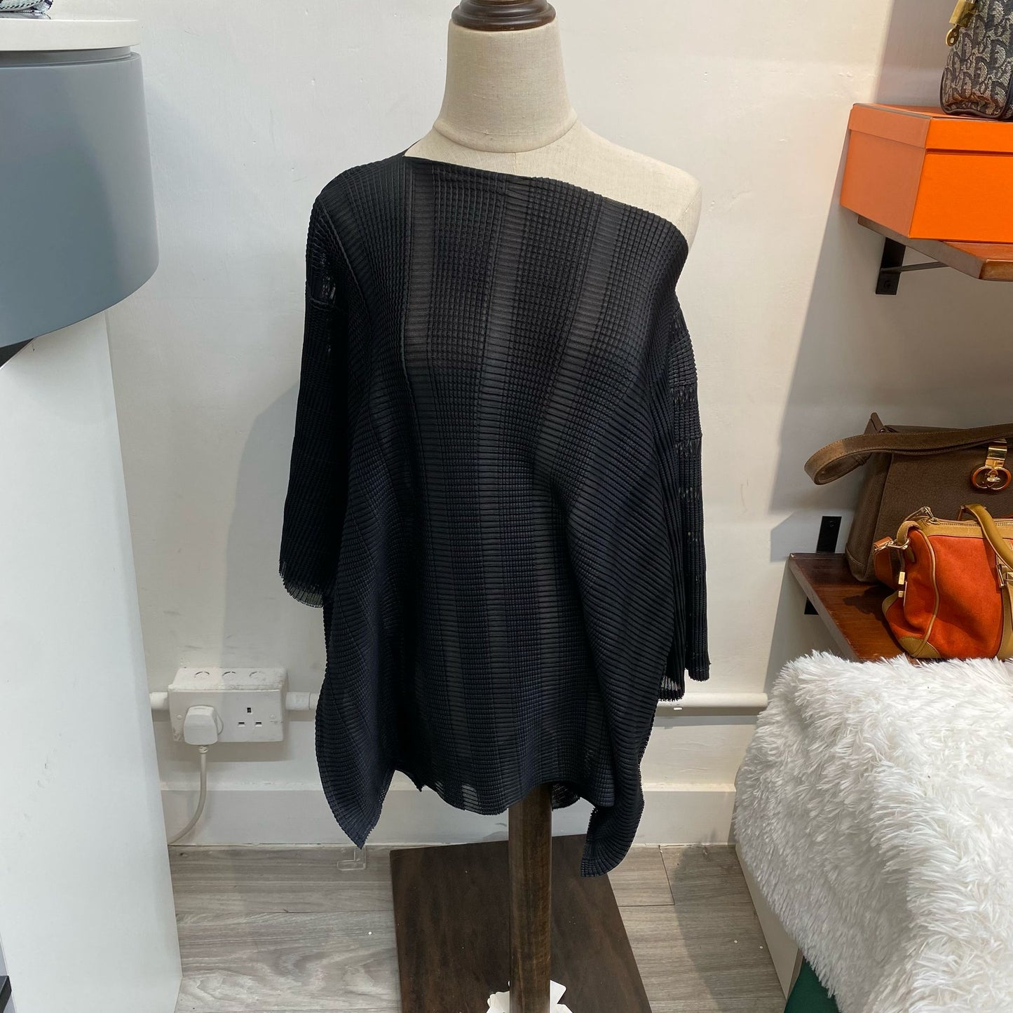 Issey Miyake 黑色Top