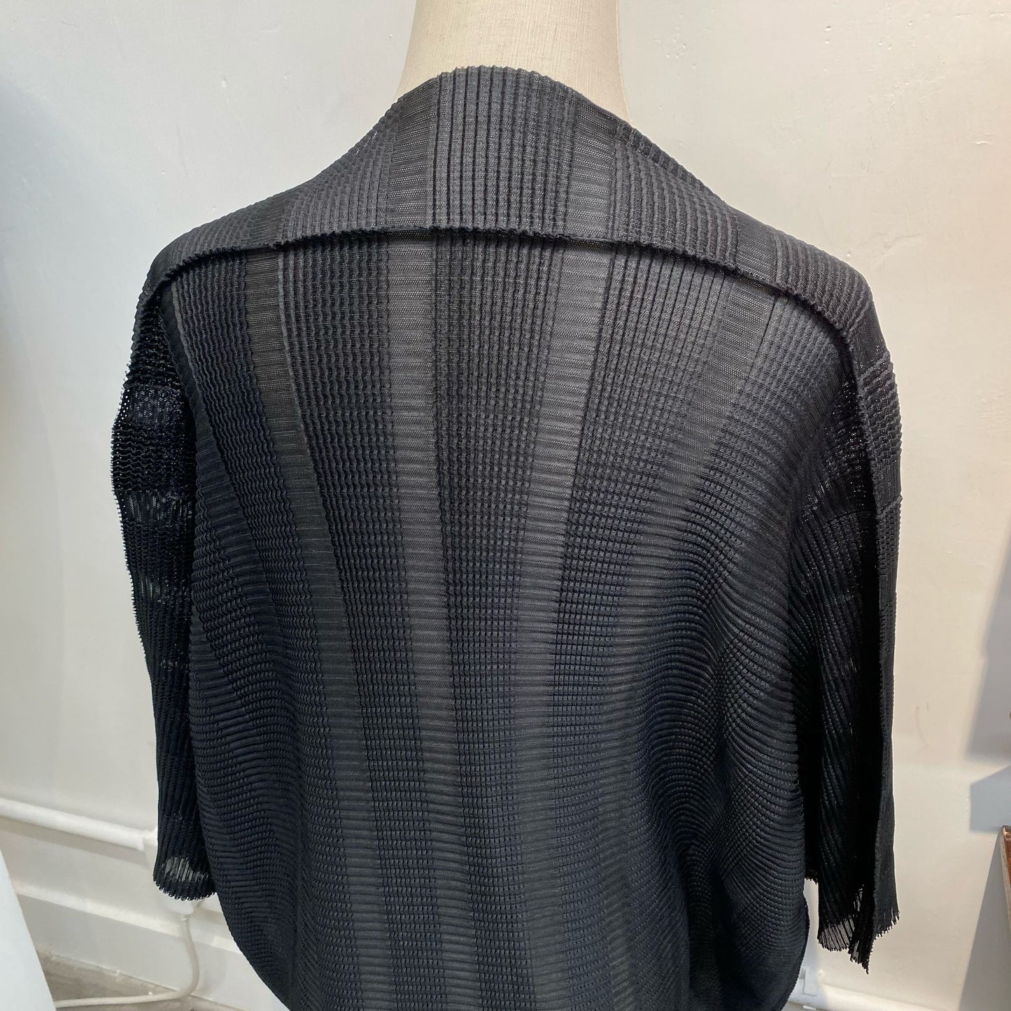 Issey Miyake 黑色Top