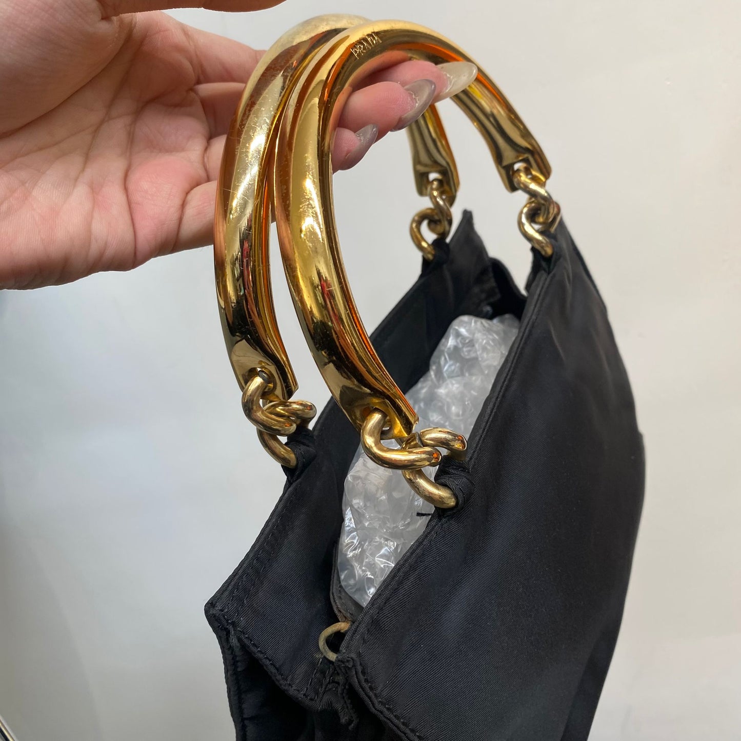 Prada 金柄手挽袋