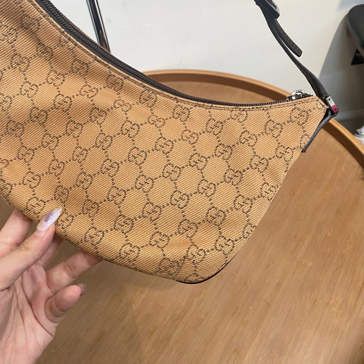 GUCCI 半月老花腋下包