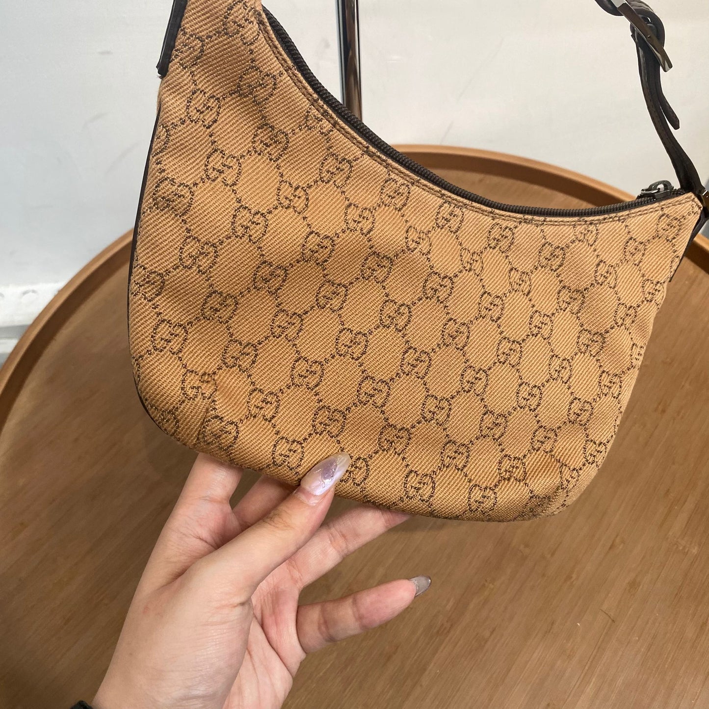 GUCCI 半月老花腋下包
