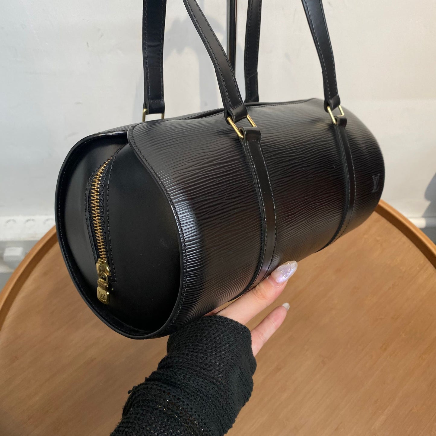LV EPI黑色圓筒