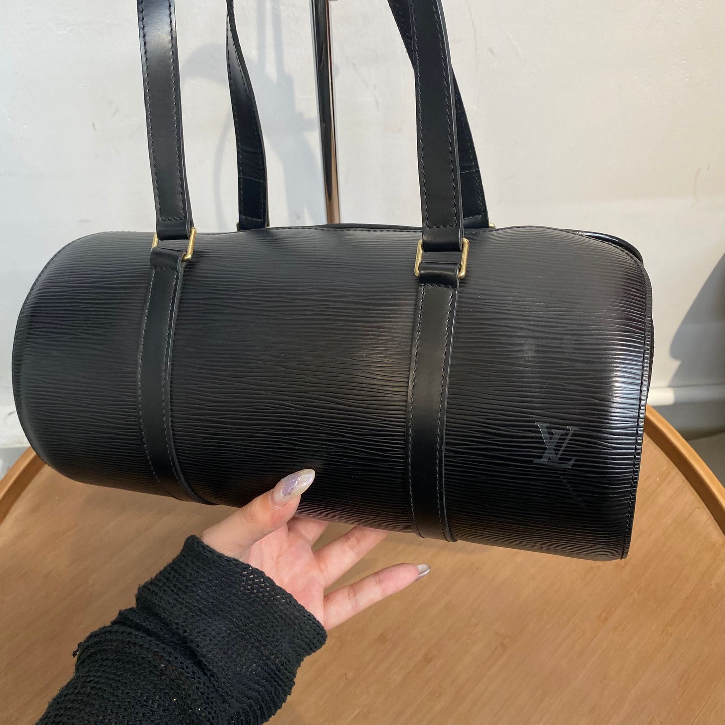 LV EPI黑色圓筒