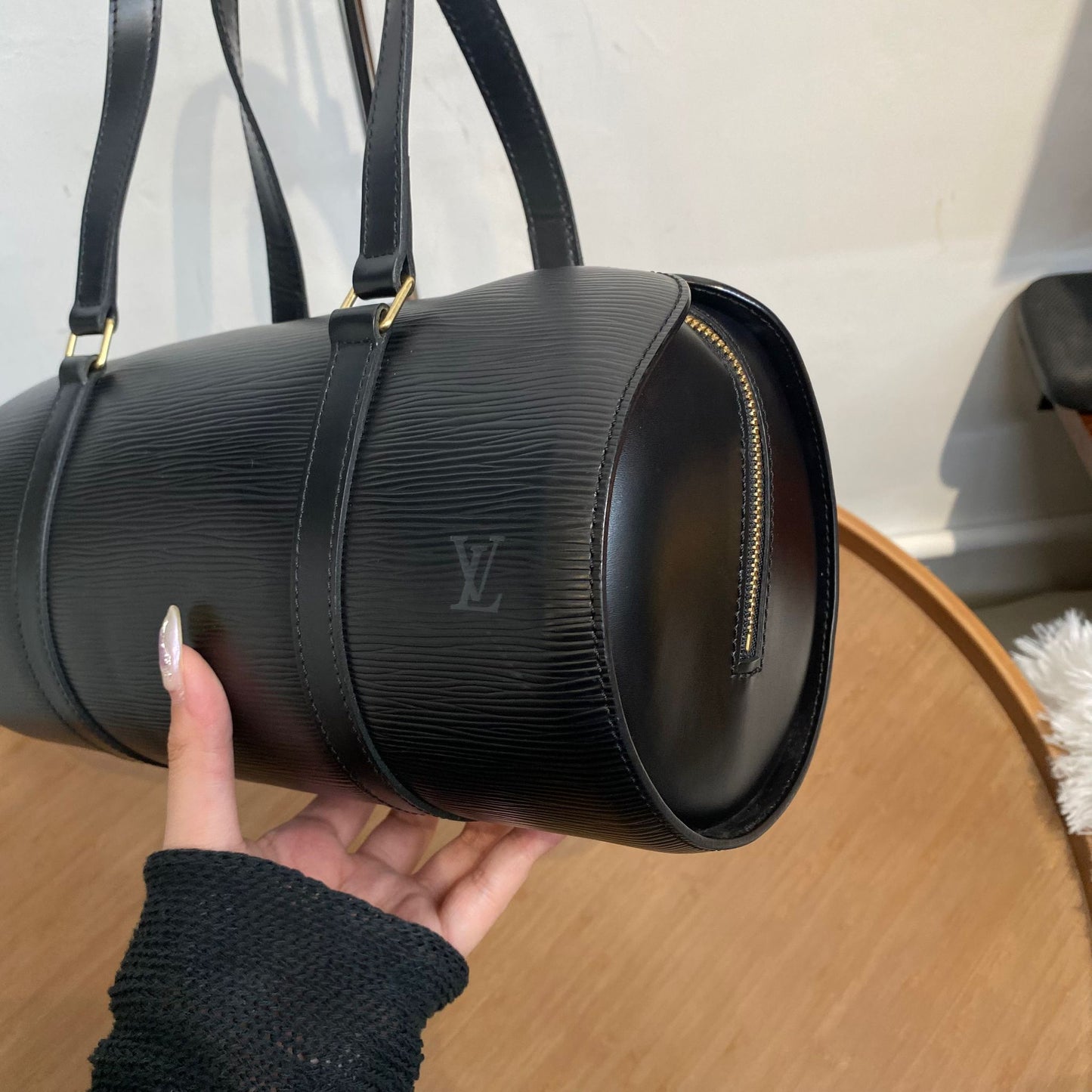 LV EPI黑色圓筒