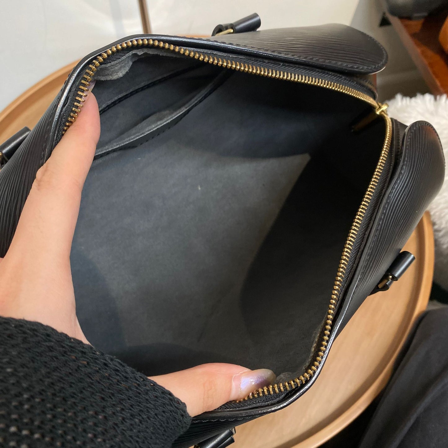 LV EPI黑色圓筒