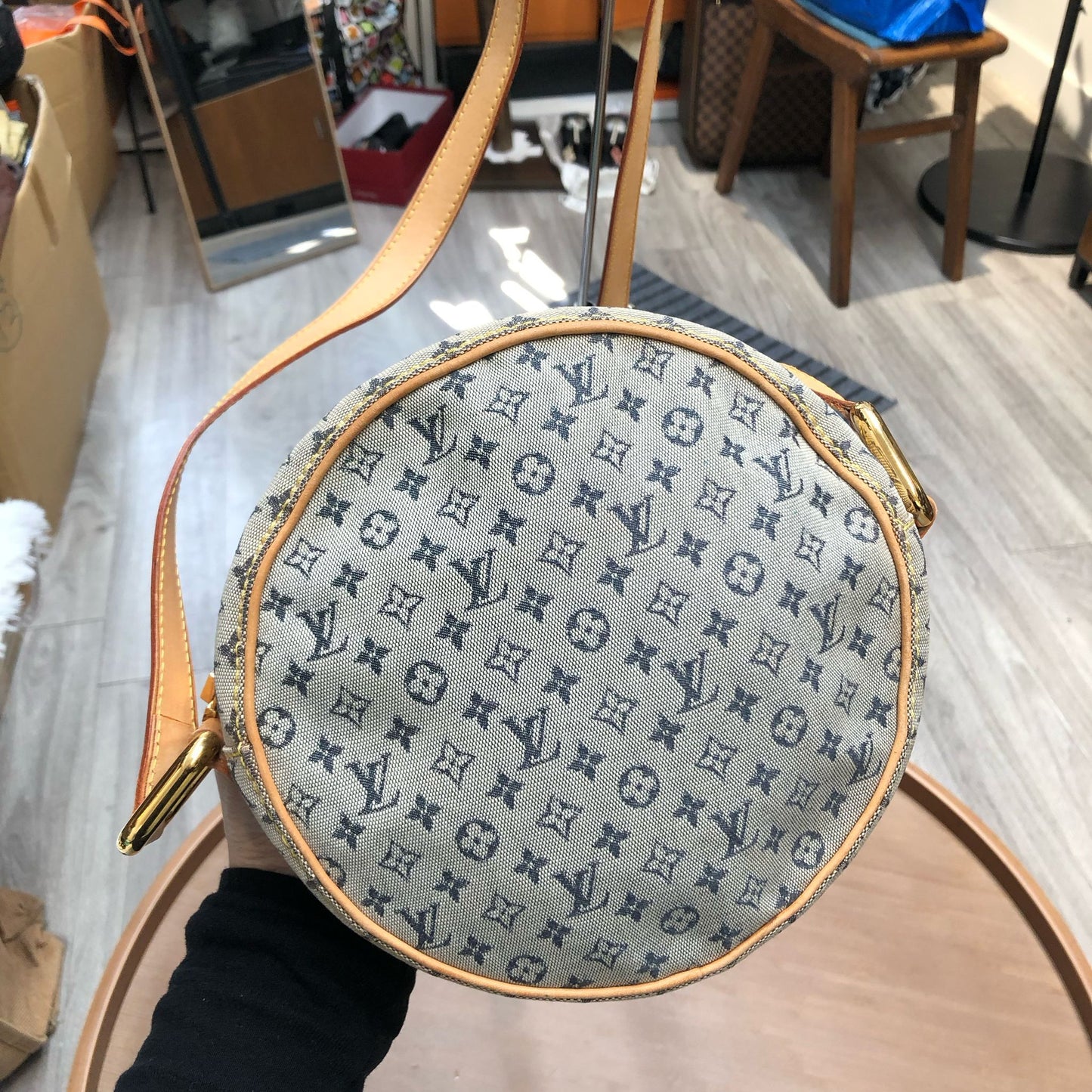 LV圓形牛仔斜孭袋