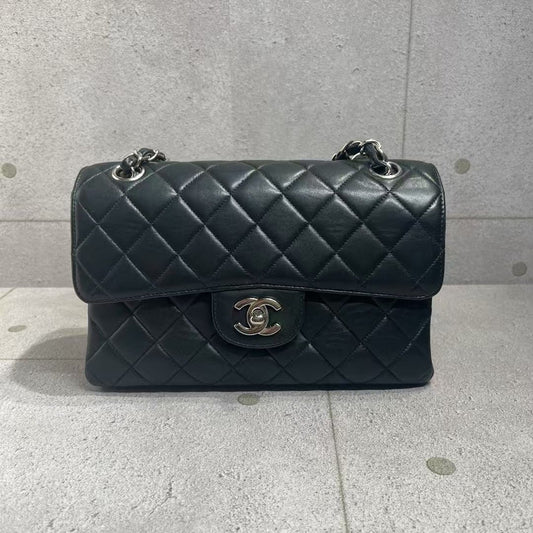 CHANEL 羊皮黑銀雙子星