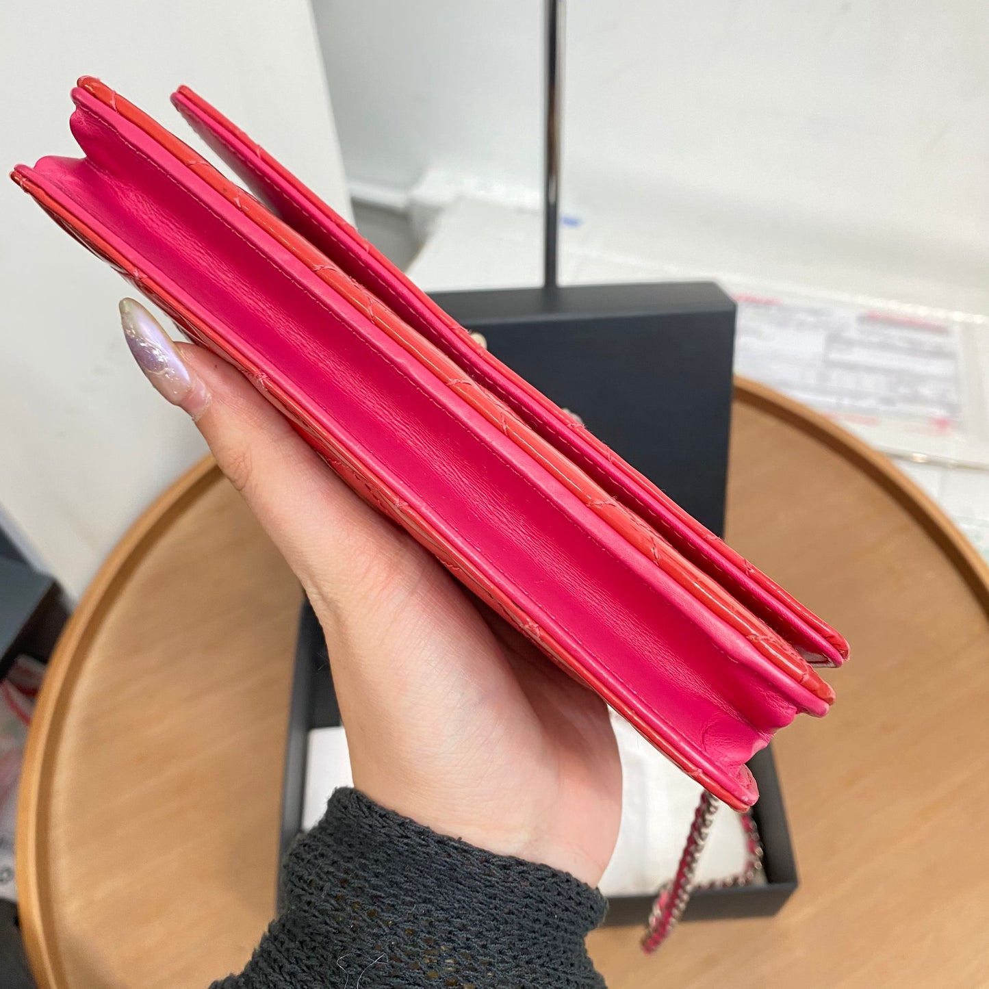Chanel桃紅小包包 有盒有卡貼