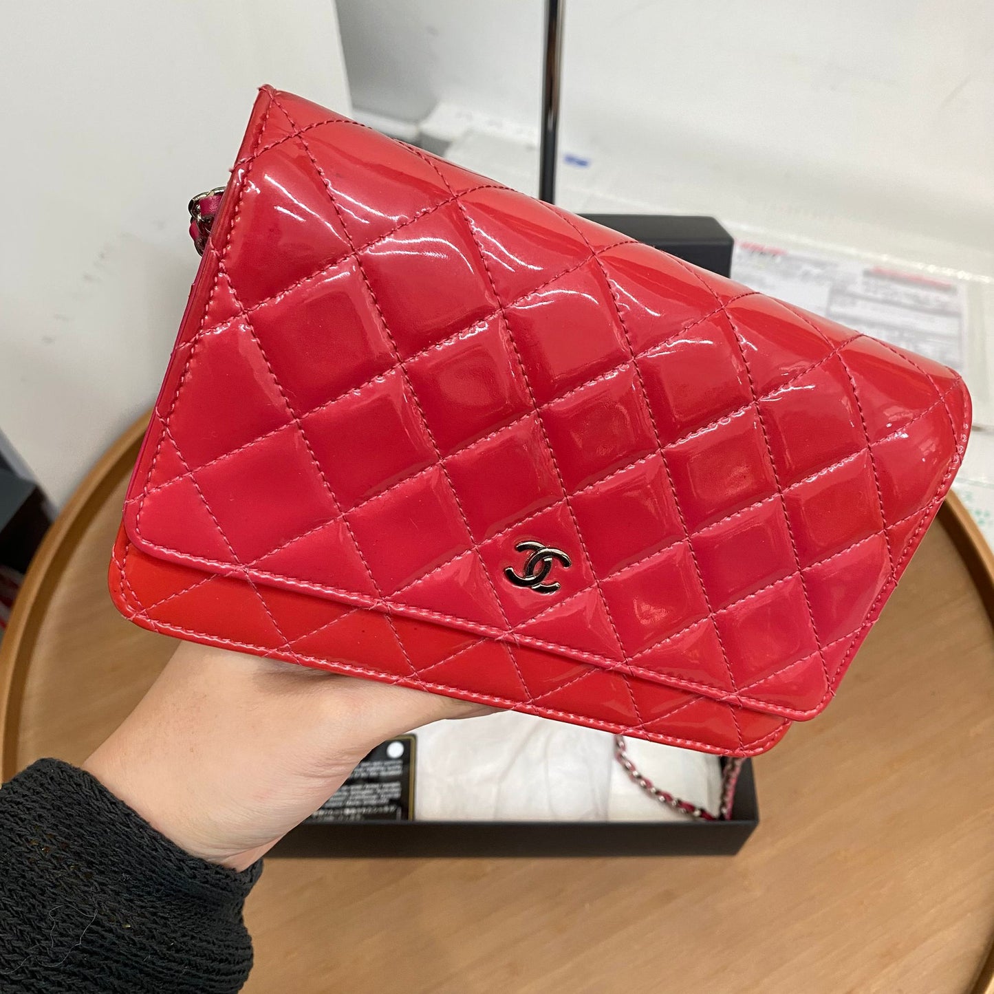 Chanel桃紅小包包 有盒有卡貼