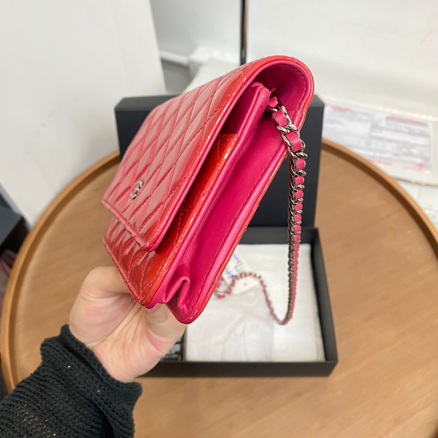 Chanel桃紅小包包 有盒有卡貼