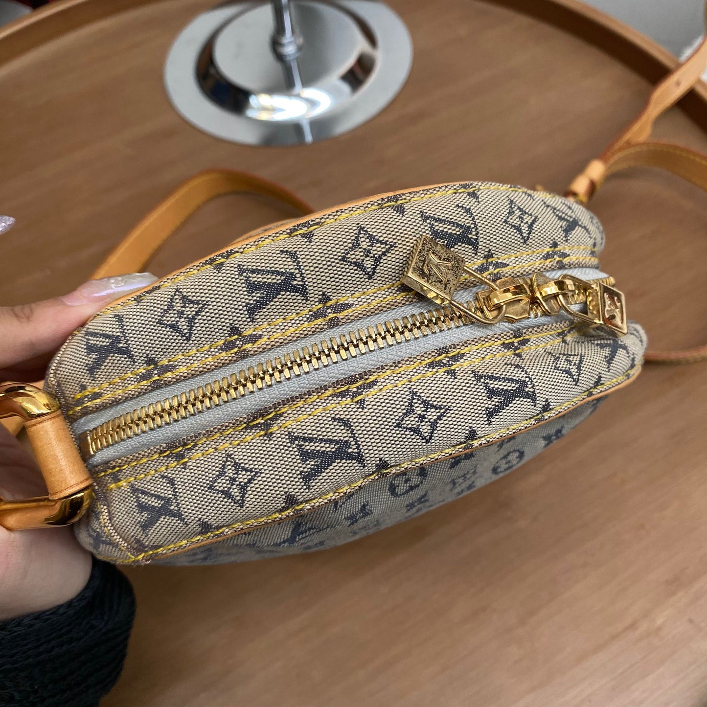 LV圓形牛仔斜孭袋
