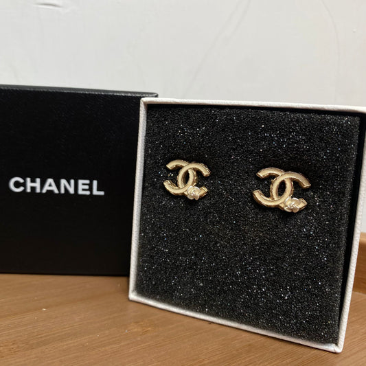 CHANEL 山茶花耳環