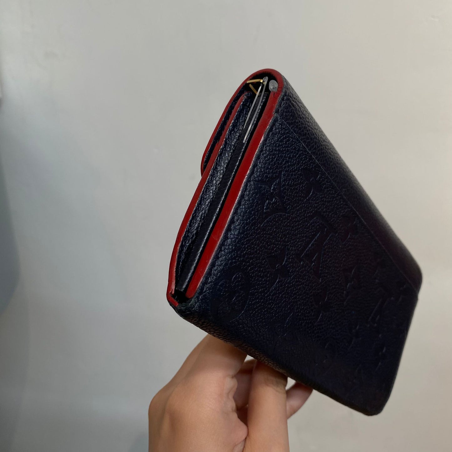 LV深藍色壓花長銀包 有盒有塵袋