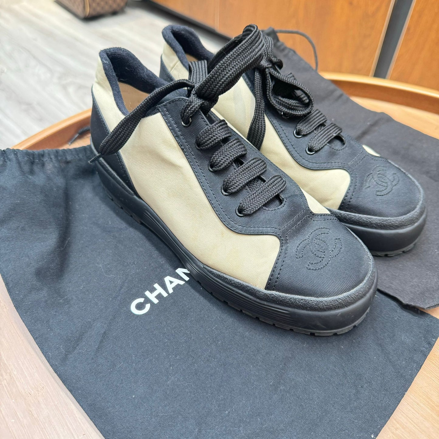 CHANEL 休閑鞋