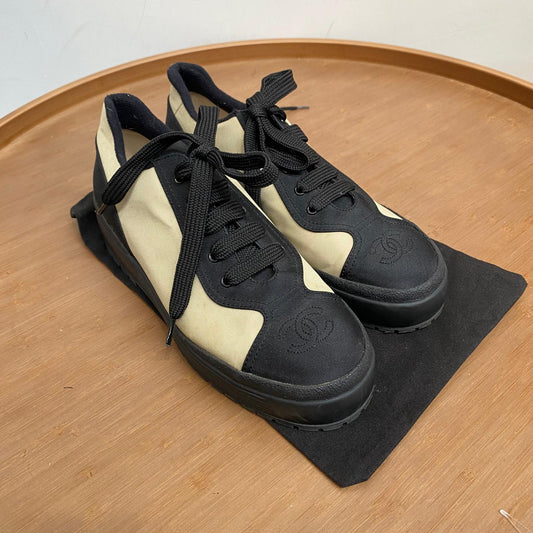 CHANEL 休閑鞋