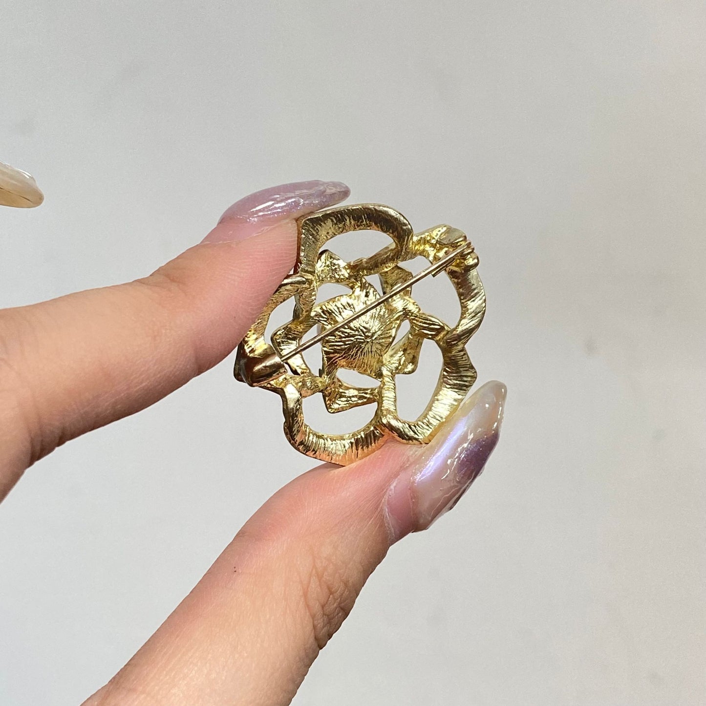玫瑰鑽石珍珠心口針
