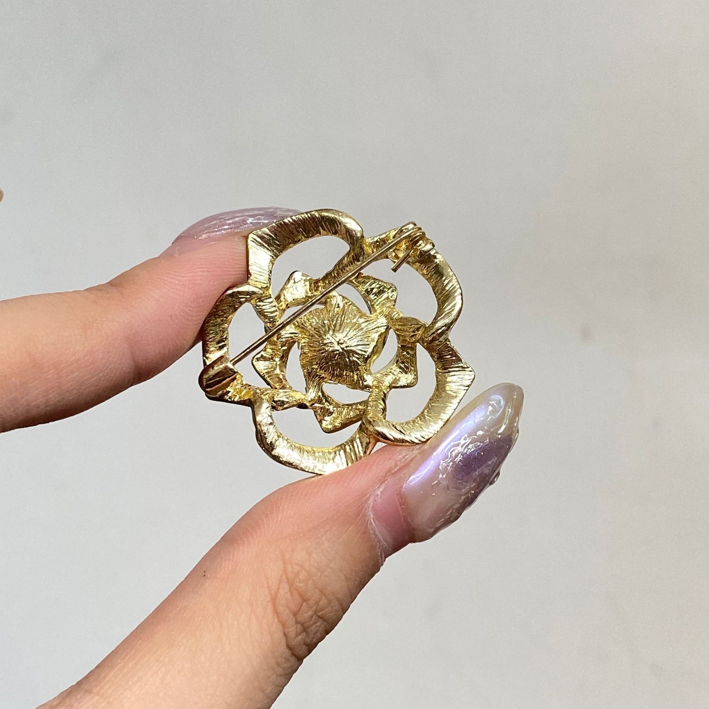 玫瑰鑽石珍珠心口針