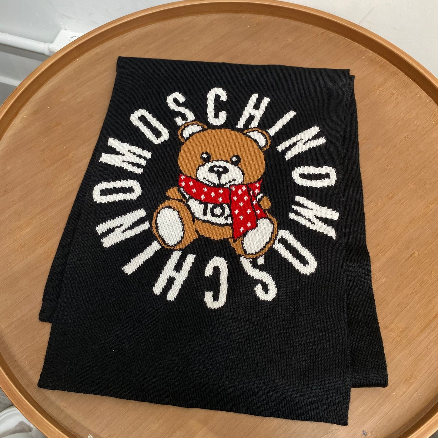 Moschino 熊仔頸巾