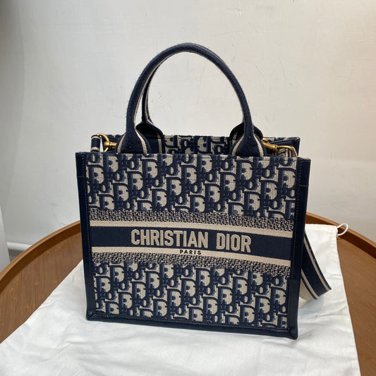 DIOR BOOK TOTE 有塵袋