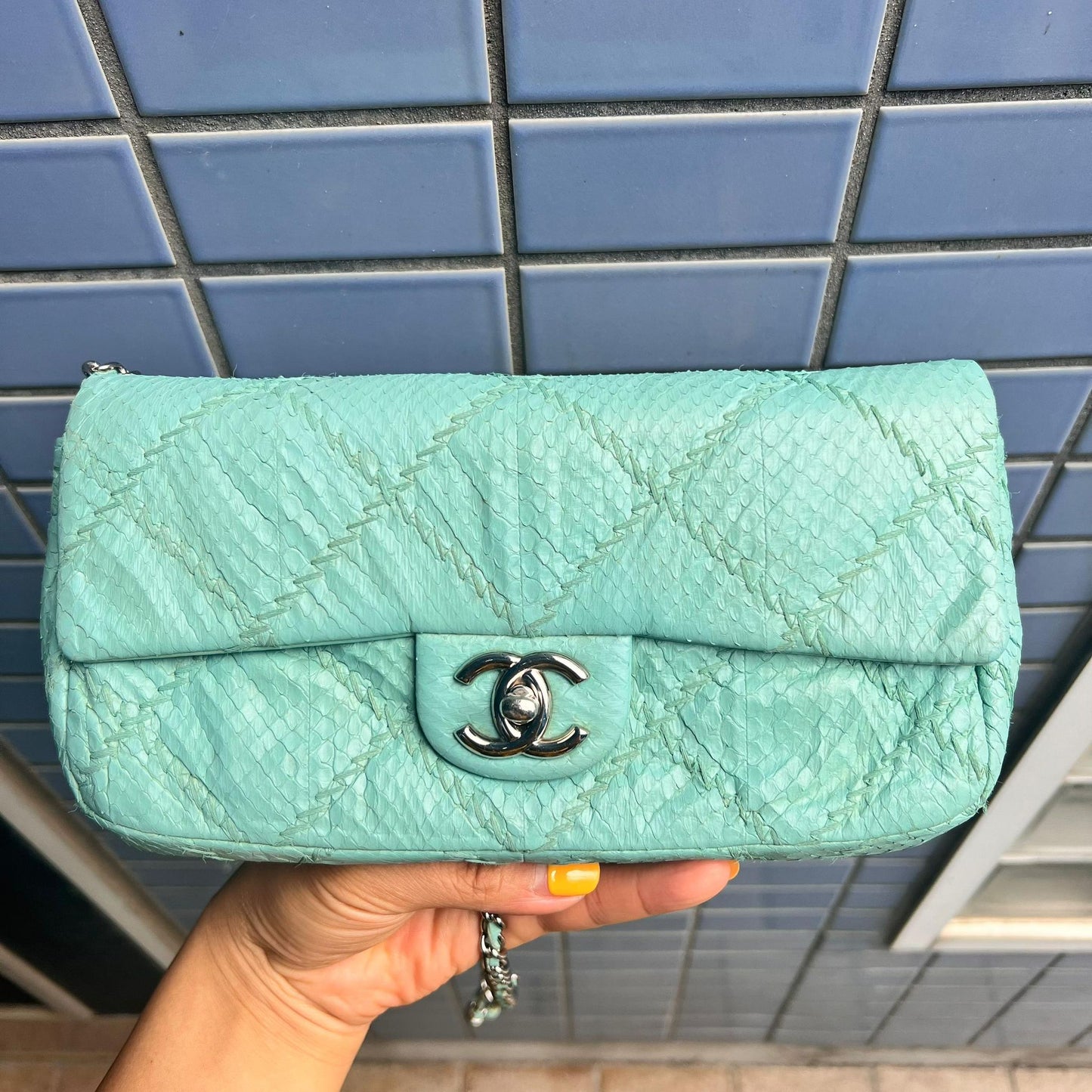 CHANEL 蛇皮斜孭雲朵