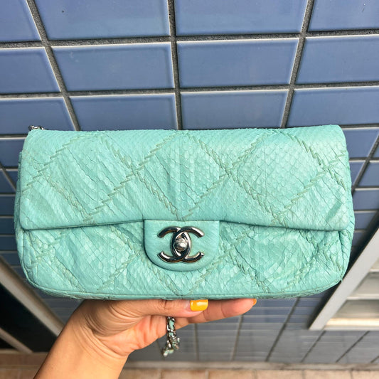 CHANEL 蛇皮斜孭雲朵