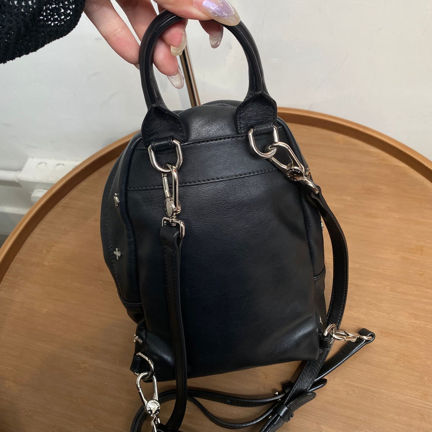 GIVENCHY十字黑皮背囊