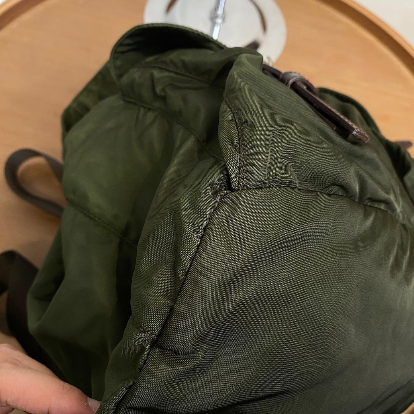 Prada軍綠背囊